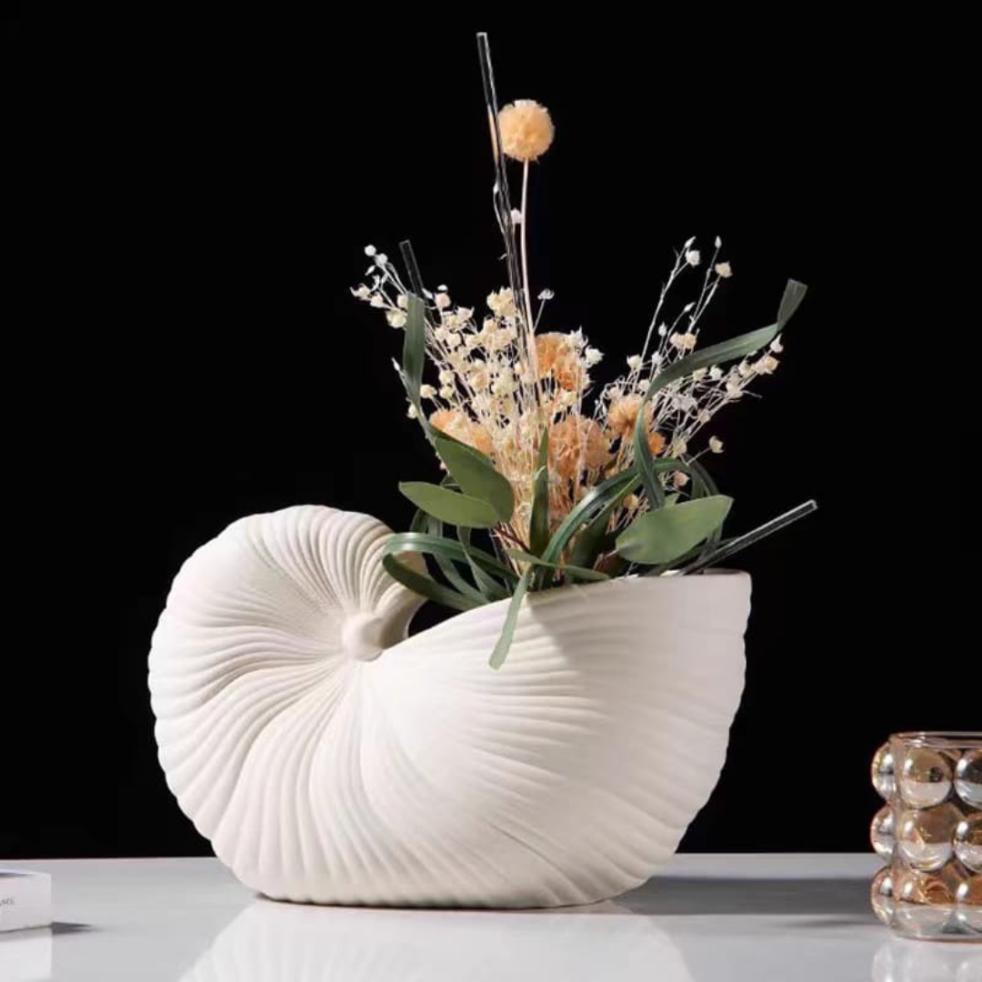 Shell table vase