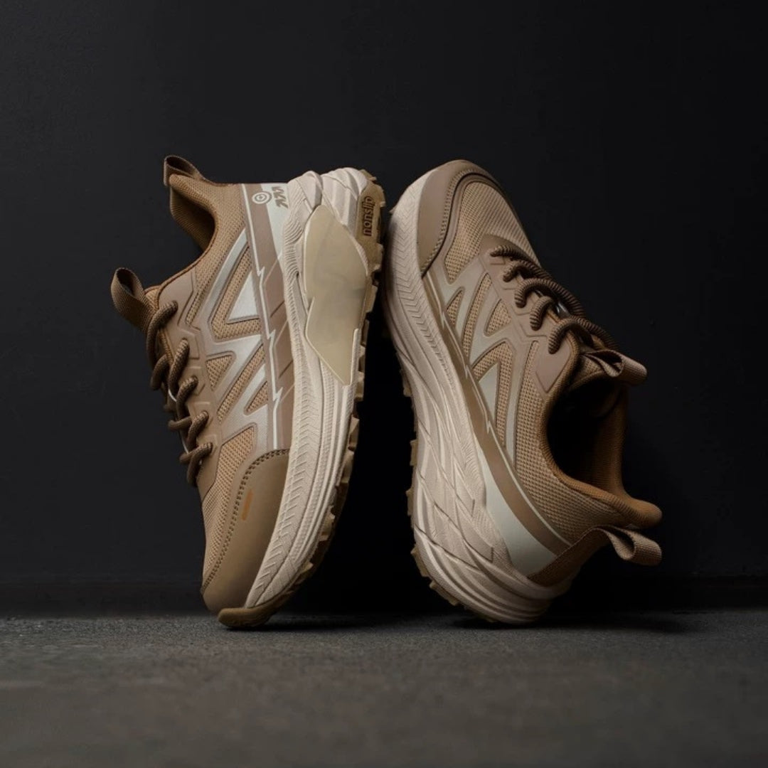 AIR SHIBUSA Arrow Running Shoes