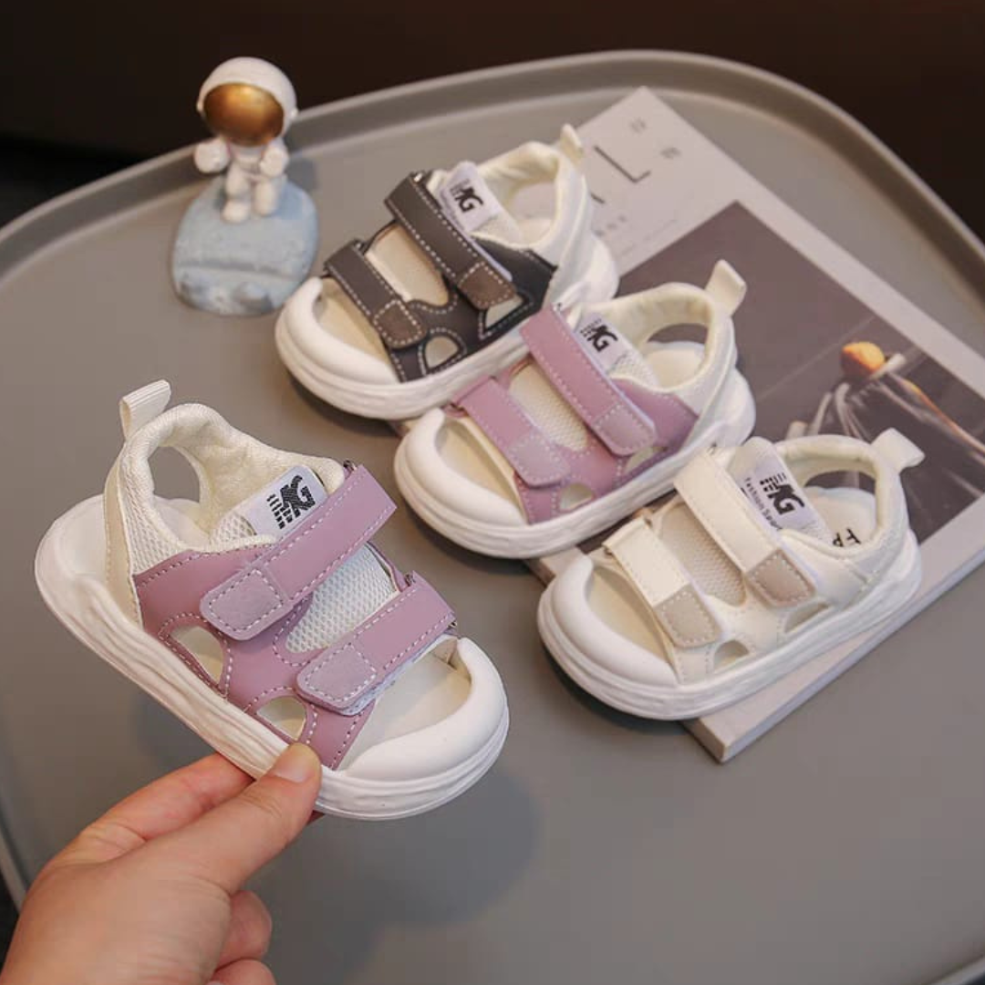 Poki sandals