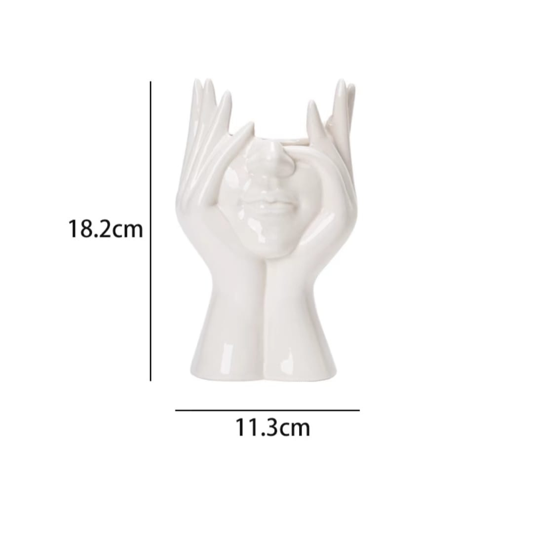 Feminine table vase
