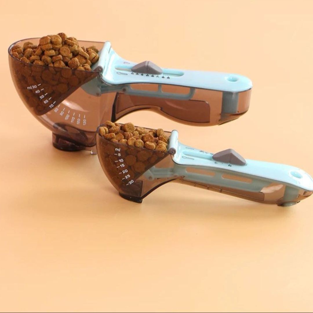 Dry food measuring scoop