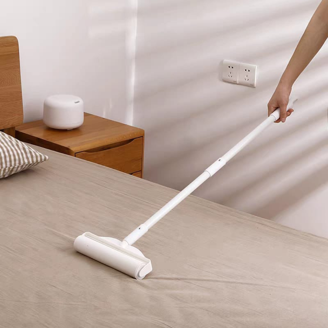 Sticky cleaning Stick