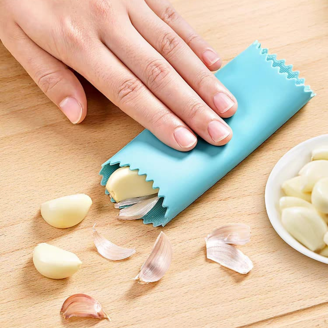 Garlic peeler