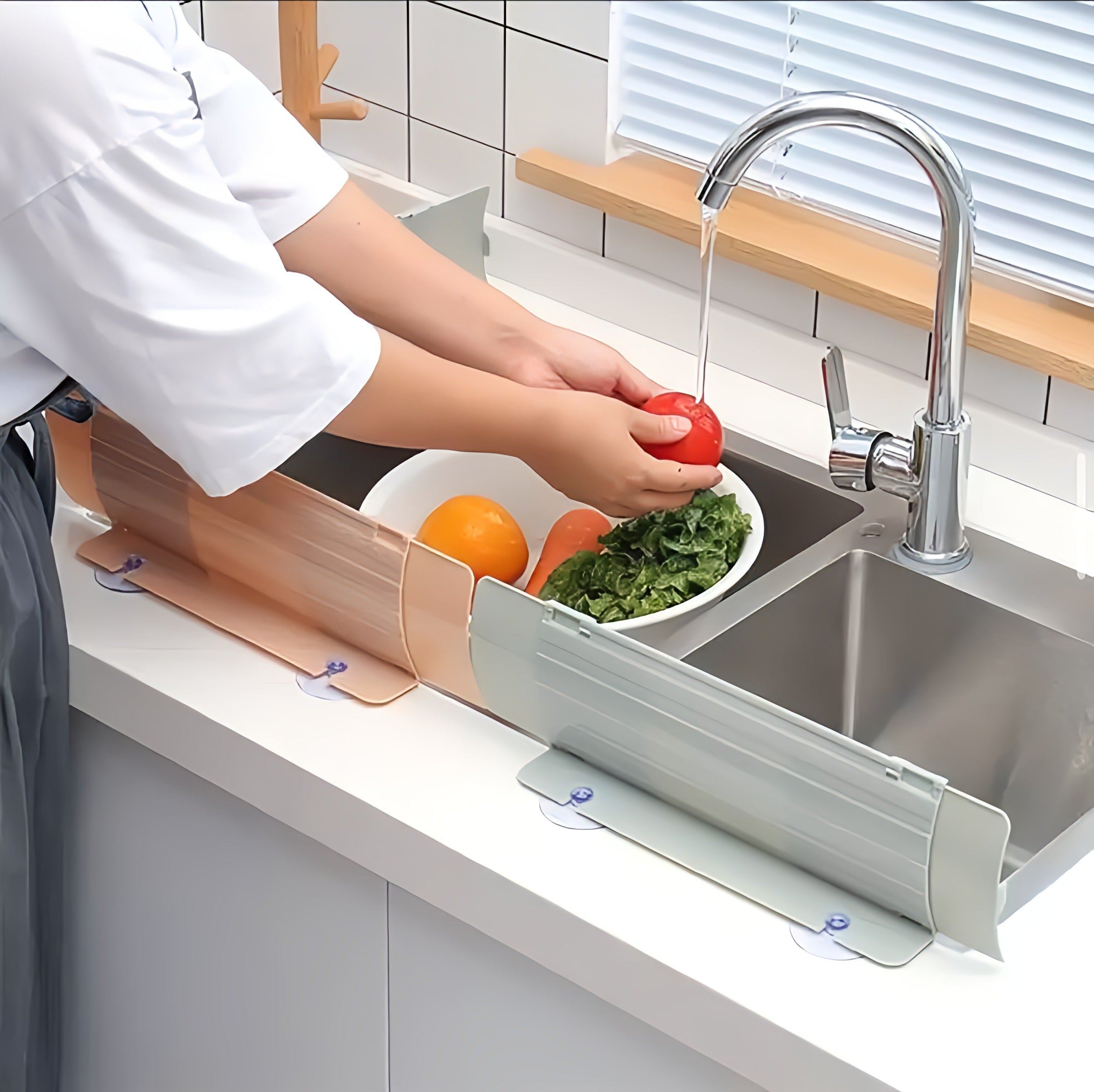 Retractable Sink Splash Proof Guard