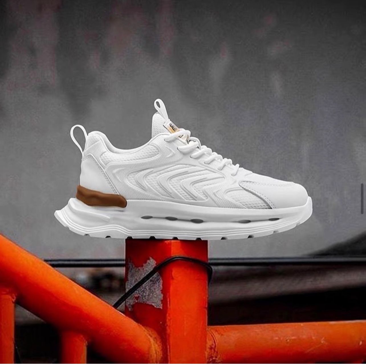 The Runner Knot Sneakers