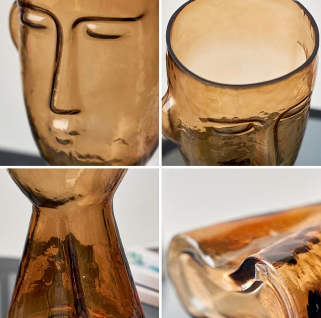 The Face Vase