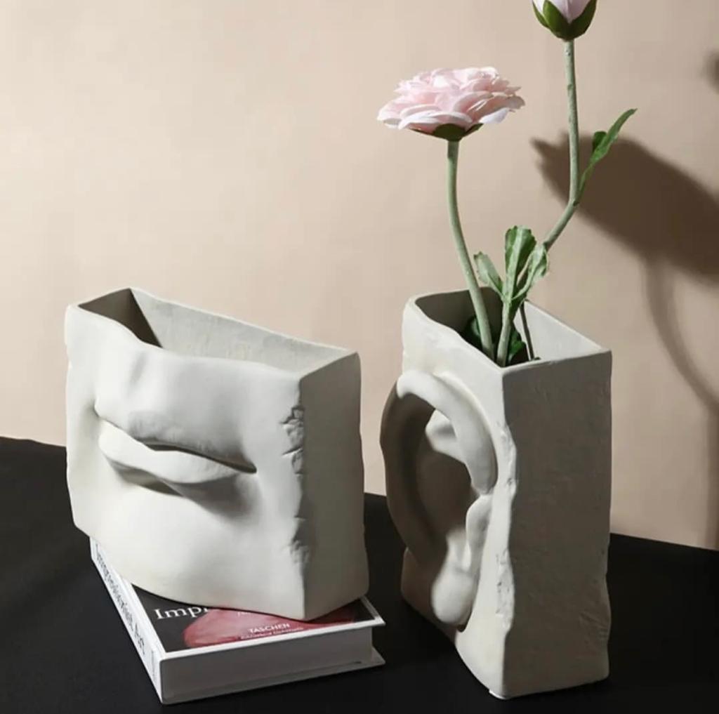 Face Parts Vase