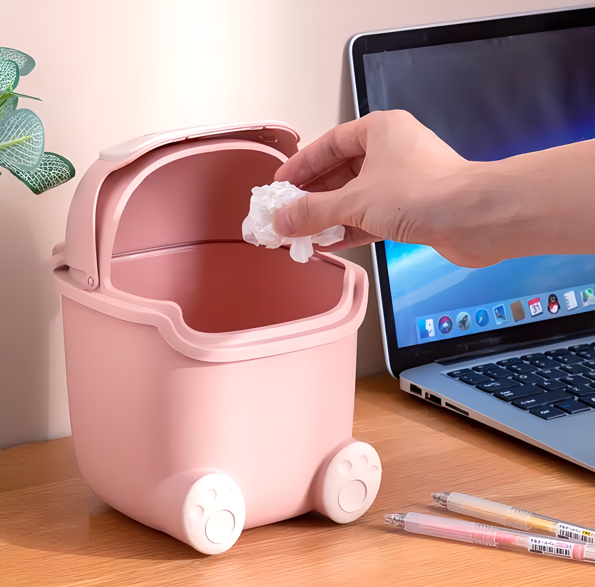 Kids' Desktop Trash Bin