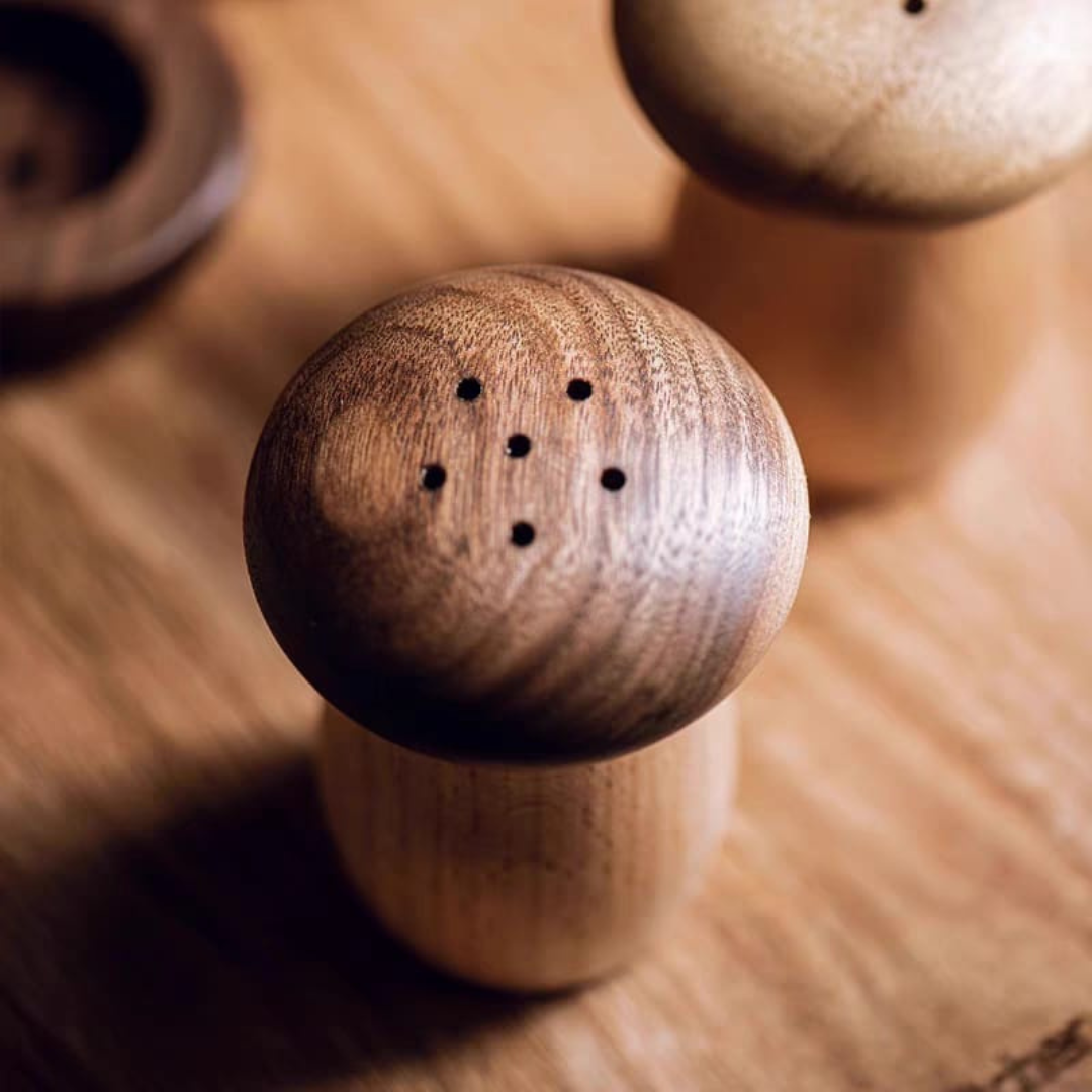 Mushroom salt and pepper shakers