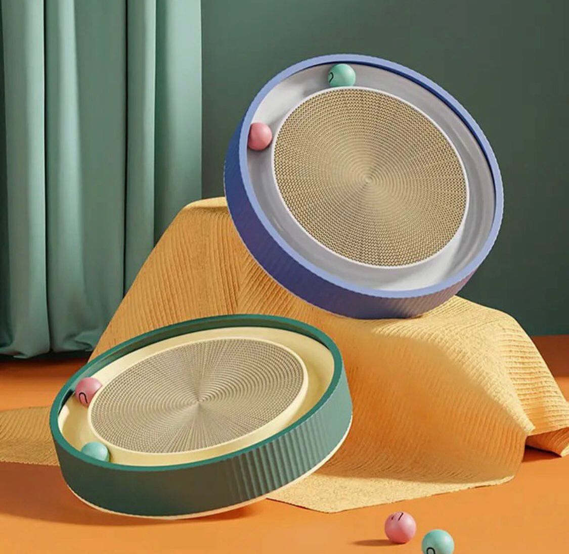 Round Scratching Board With Balls