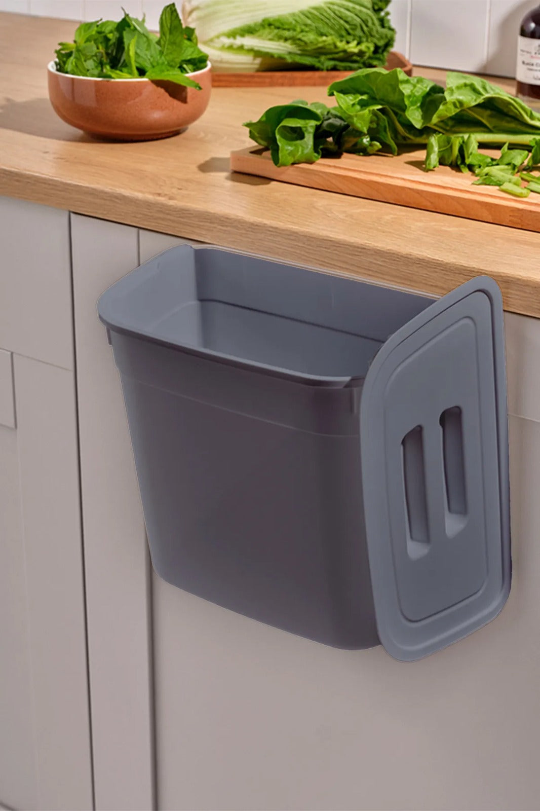 Trash Can With Lid