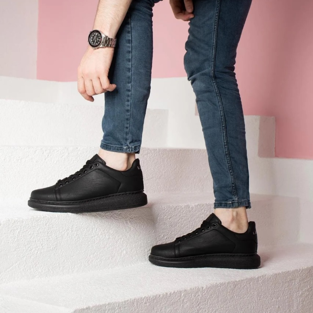 Black Blacky Sneakers