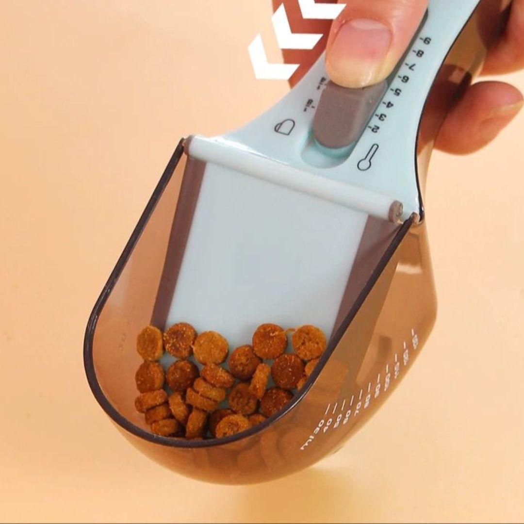 Dry food measuring scoop