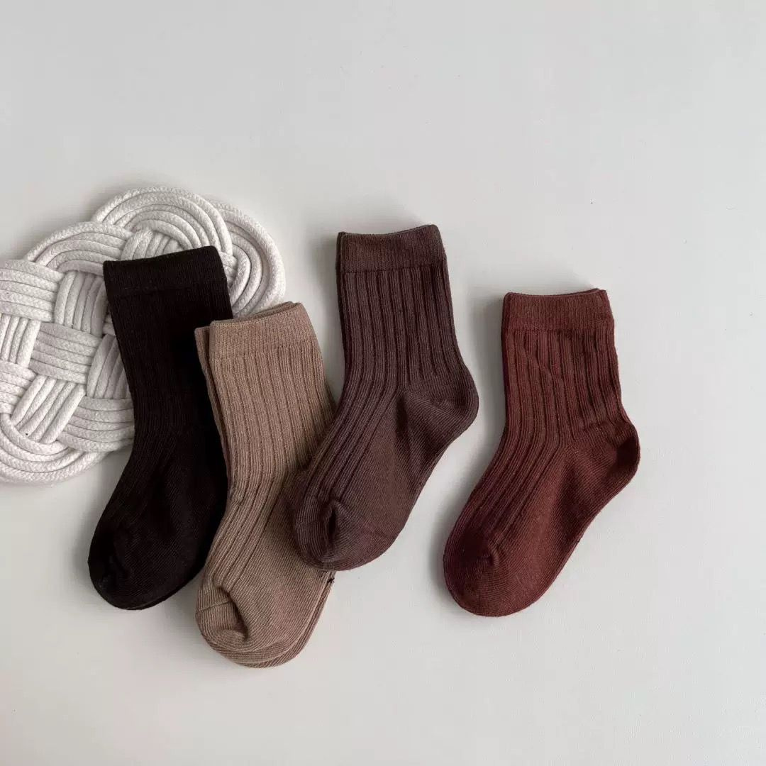 Set of 4 socks(random colors)