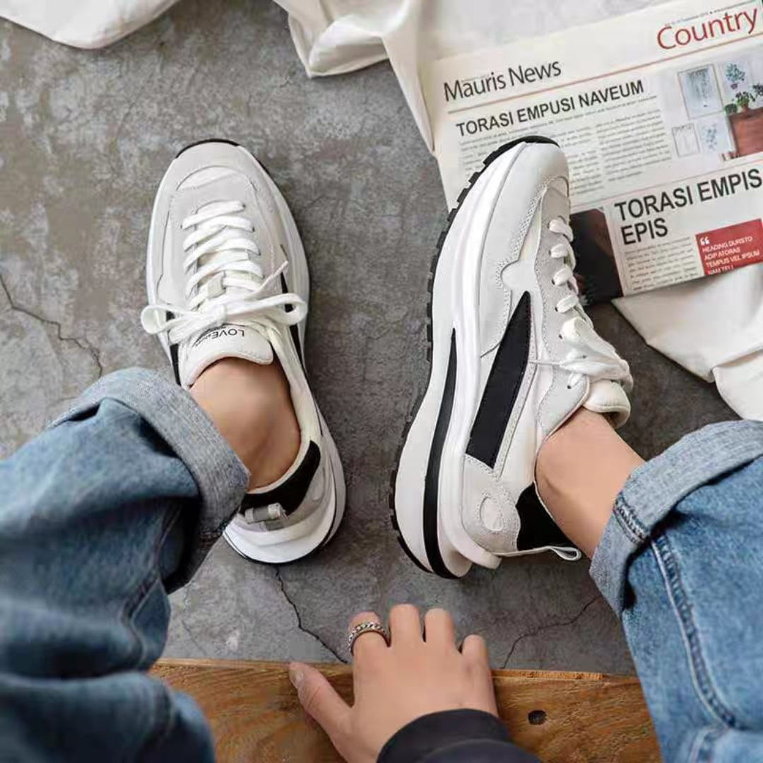 Poms sneakers