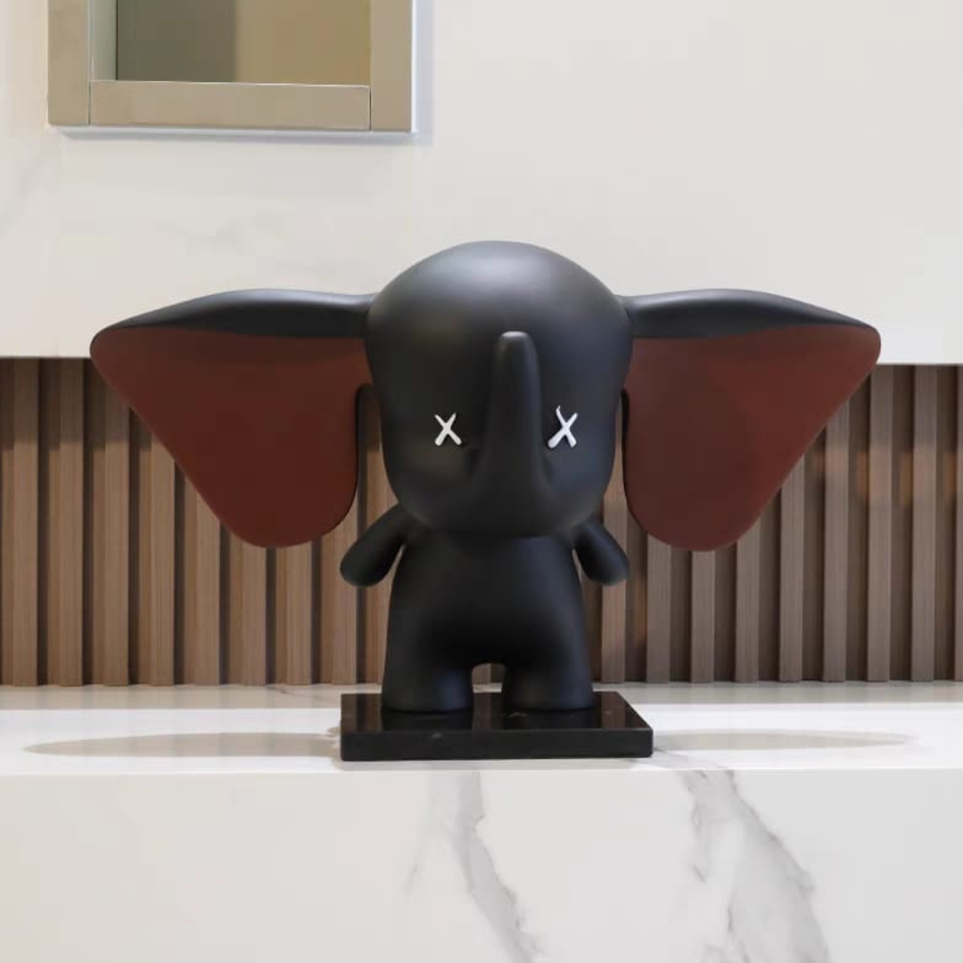 Big ears elephant statue