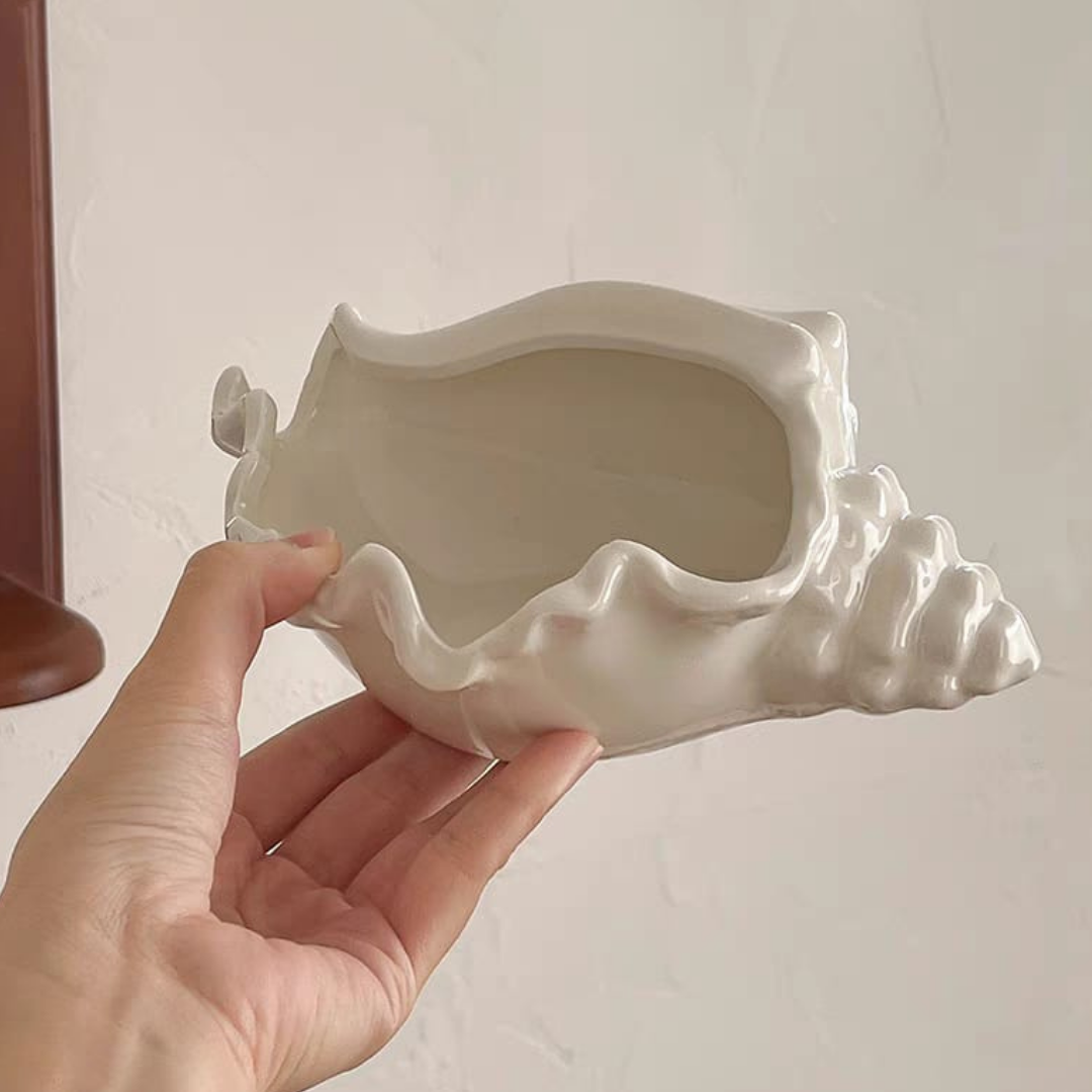 Shell keys and accessories holder