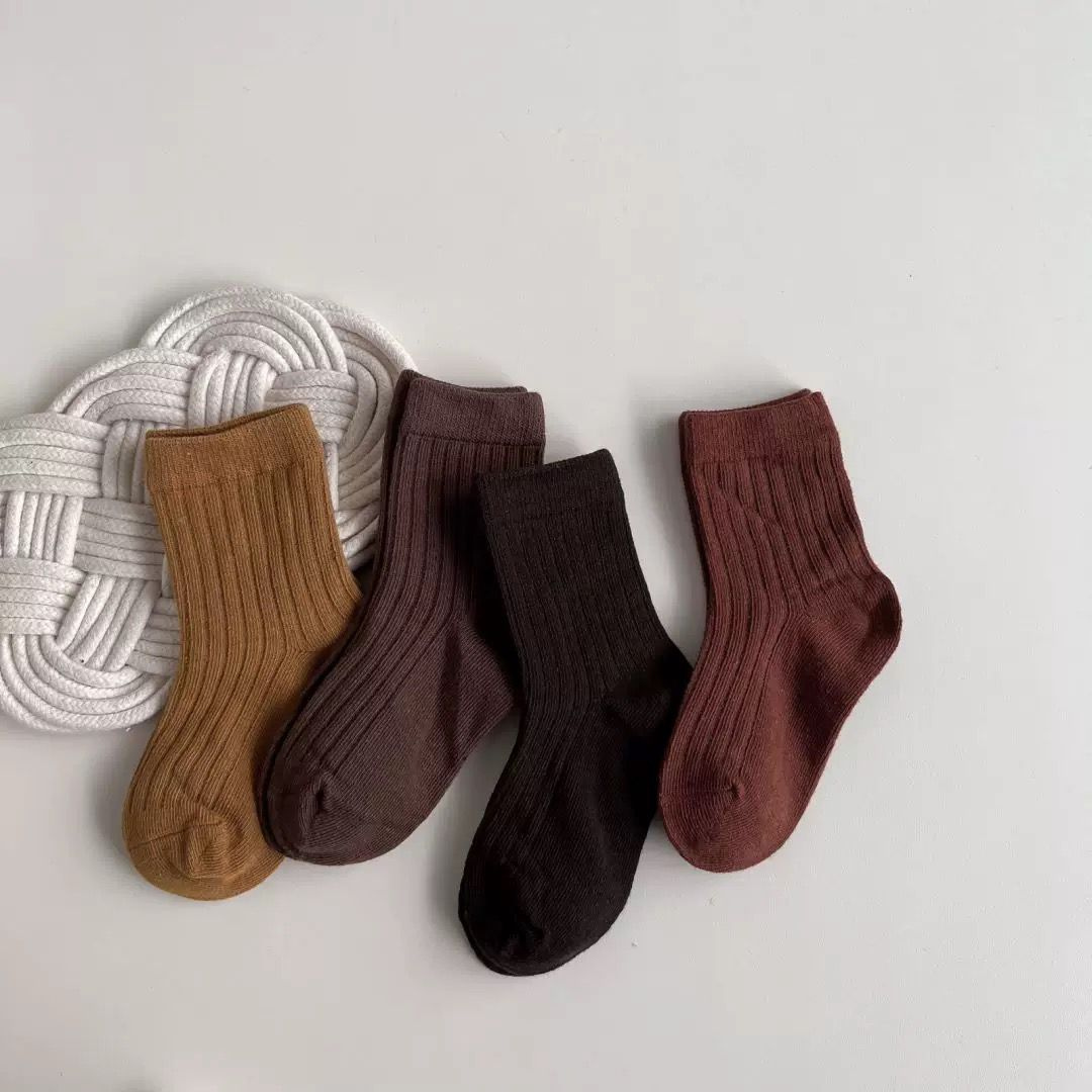 Set of 4 socks(random colors)