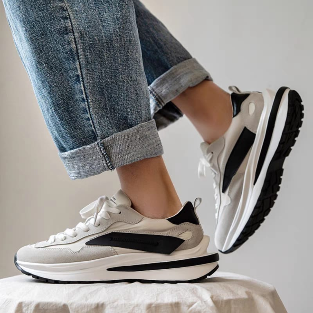Poms sneakers