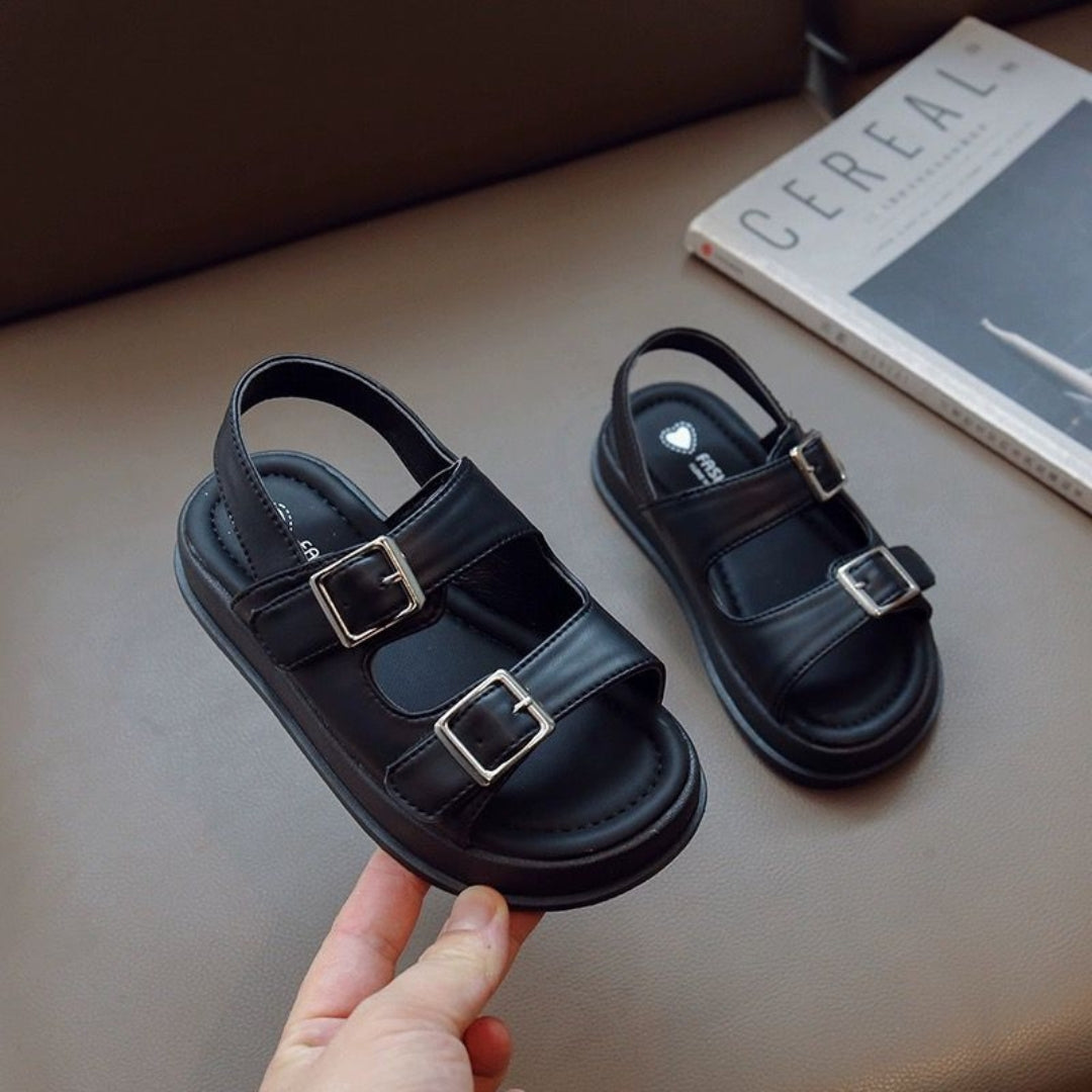 Large buckles sandals