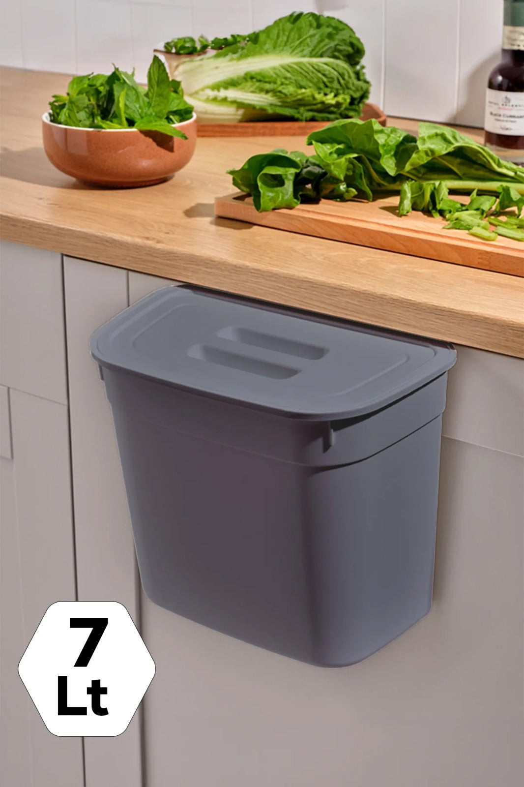 Trash Can With Lid