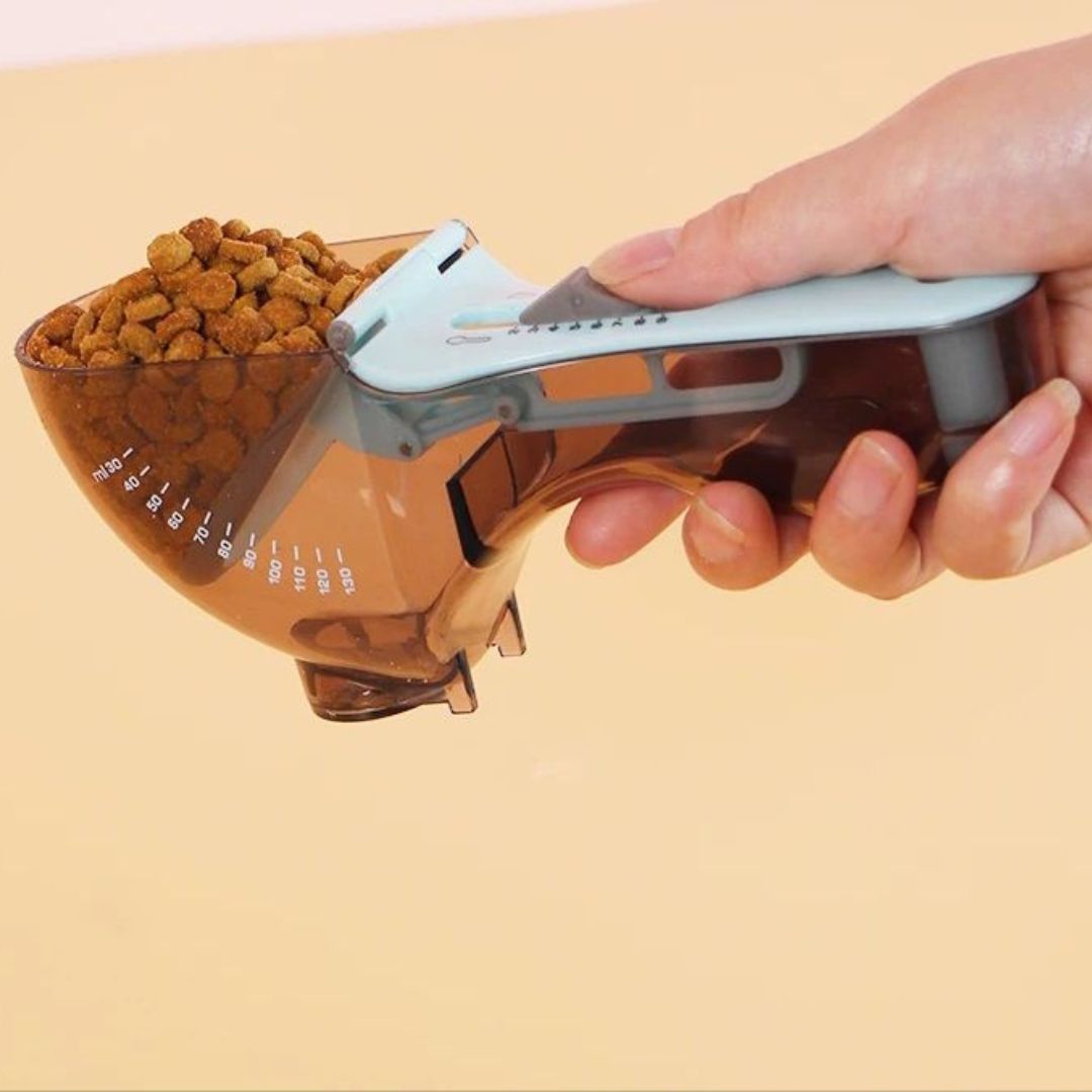 Dry food measuring scoop