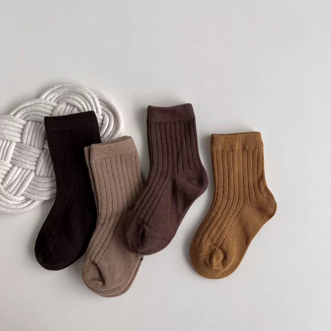 Set of 4 socks(random colors)