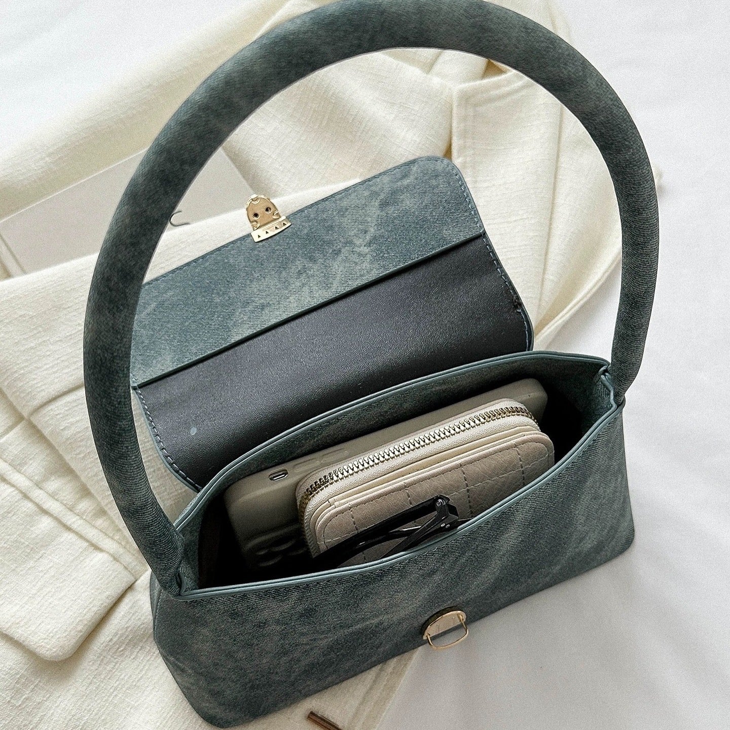 The Aelia bag