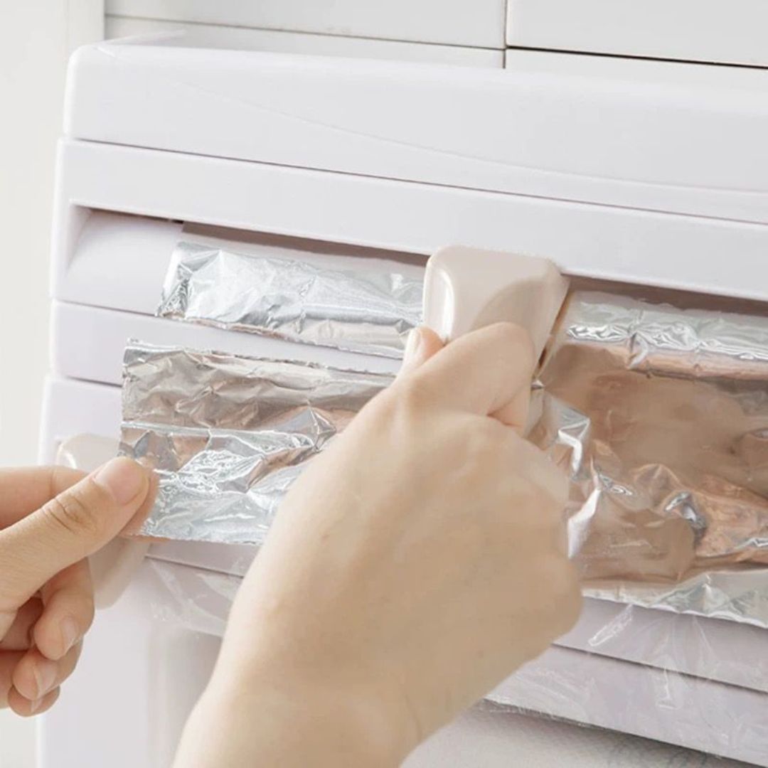 Cling film storage rack with cutter