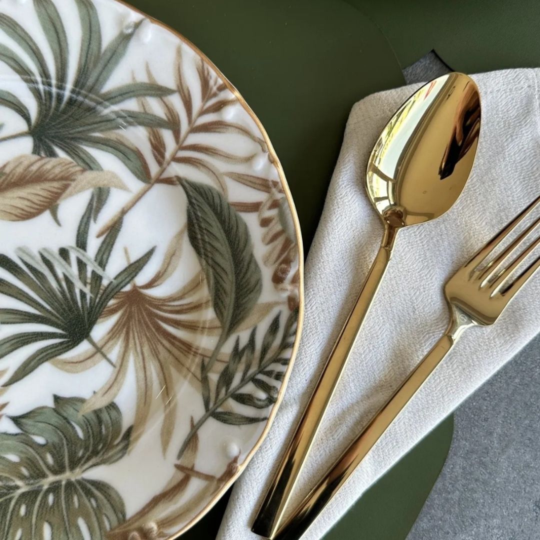 Flower patterned serving plates set for 6 persons