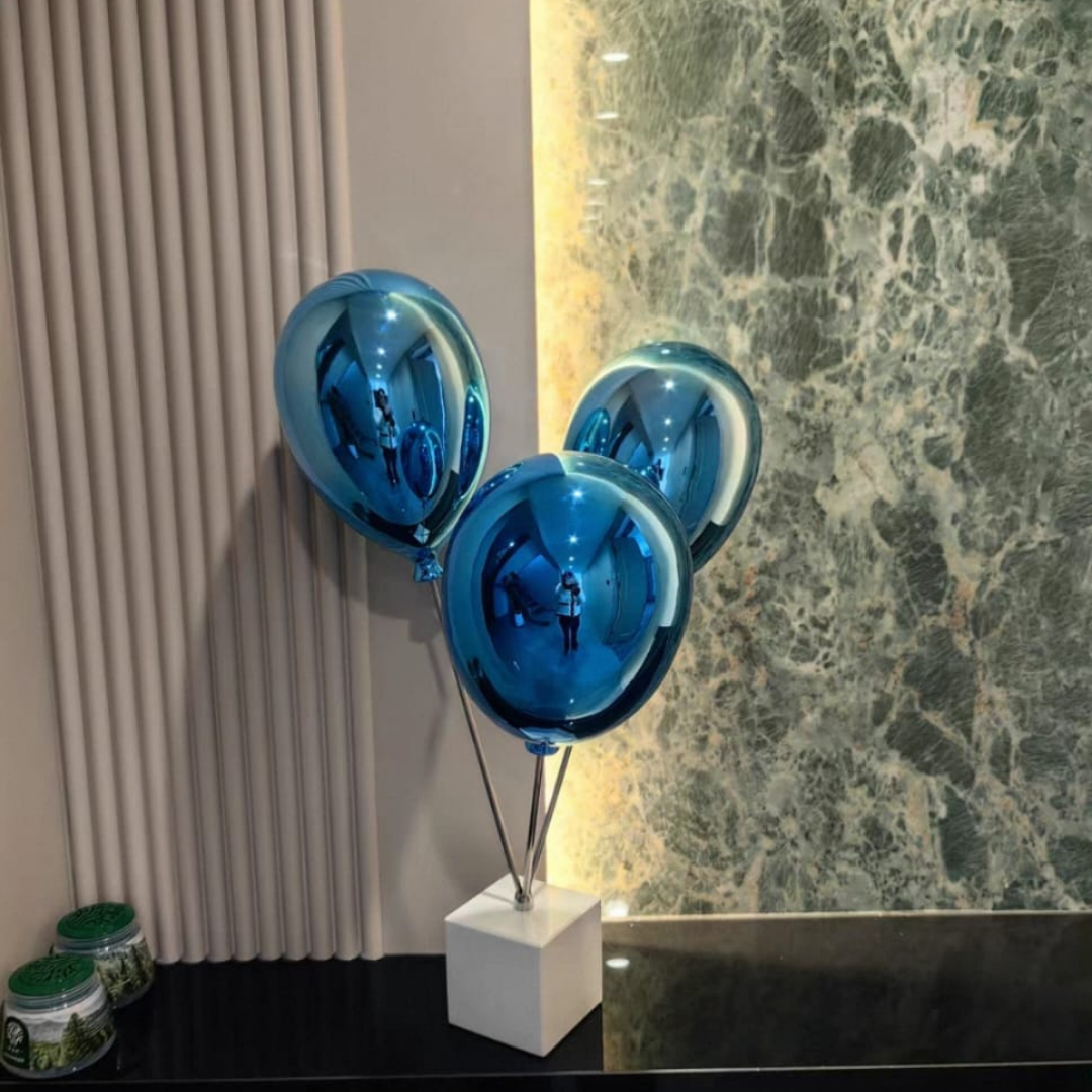 Balloon sculpture