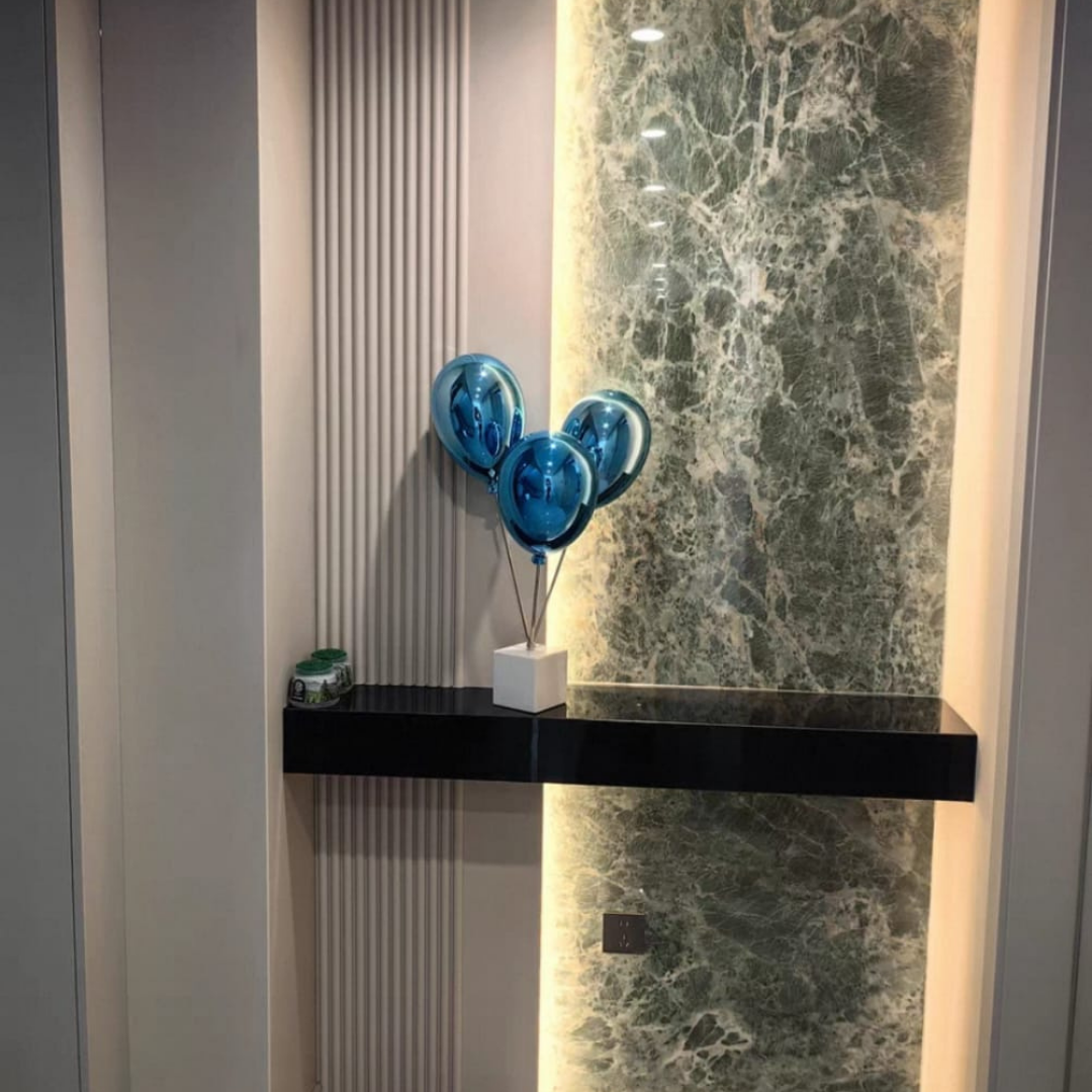 Balloon sculpture