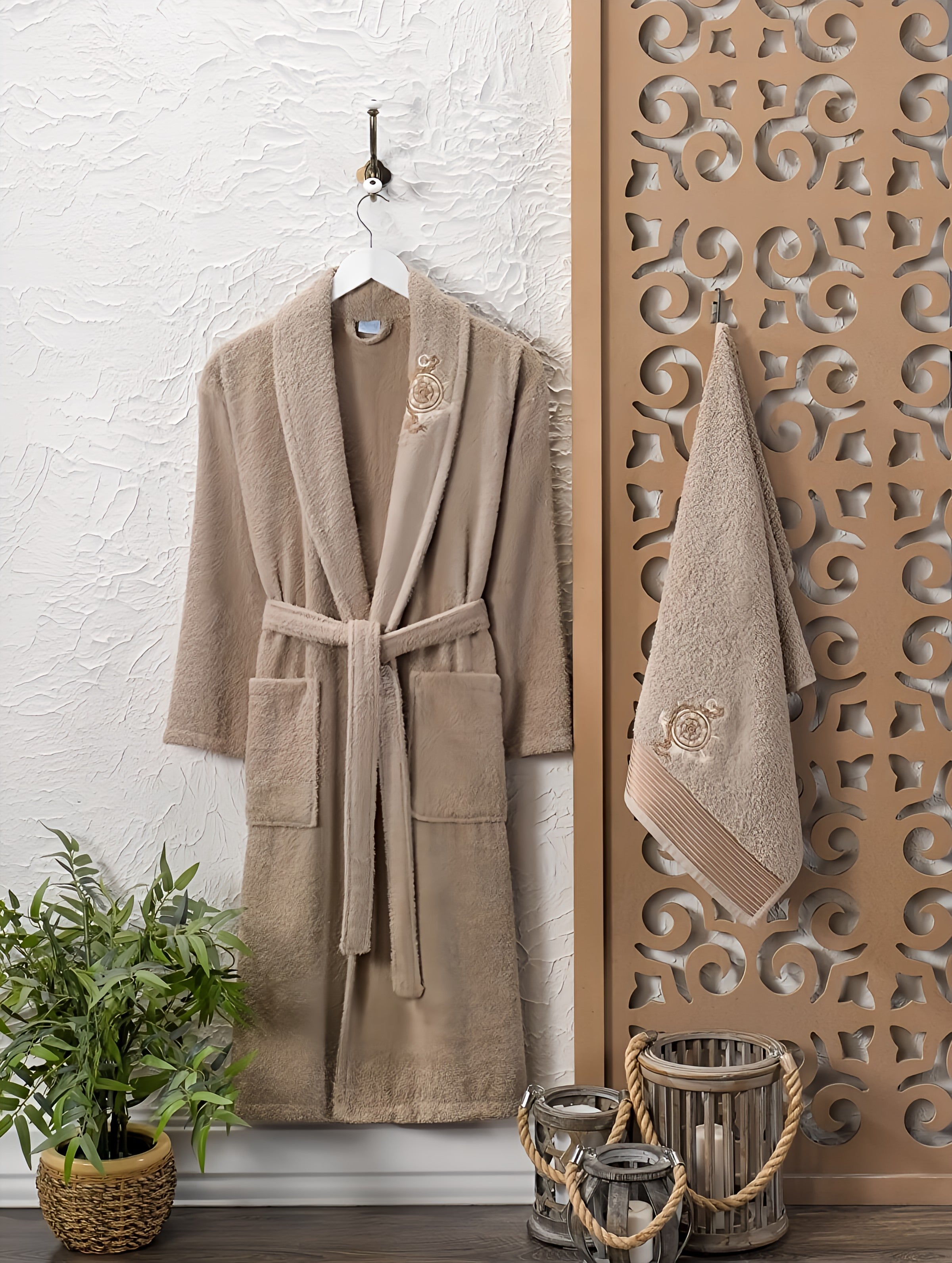 Embroidered Bathrobe Set