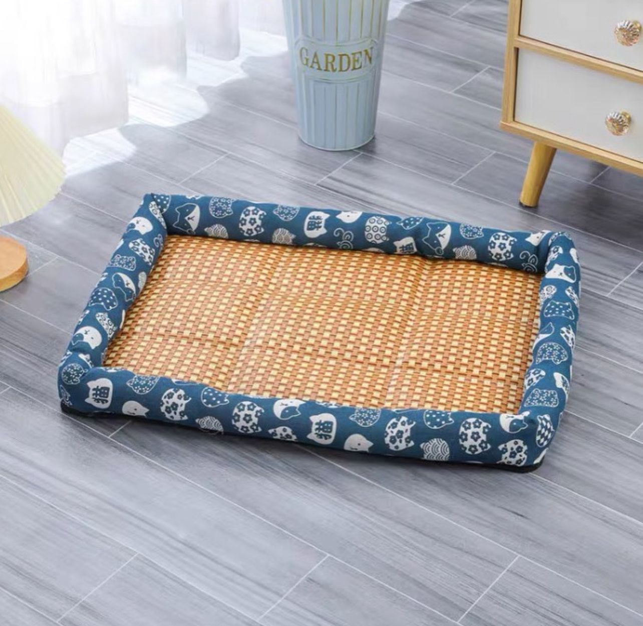 Comfortable & Cooling Pet Bed