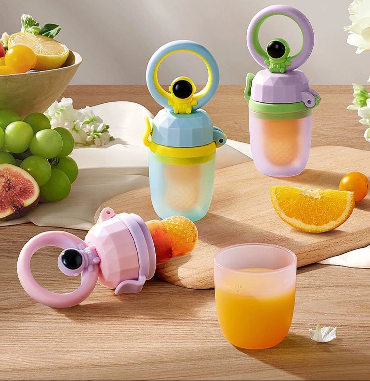 Babies fruits feeder