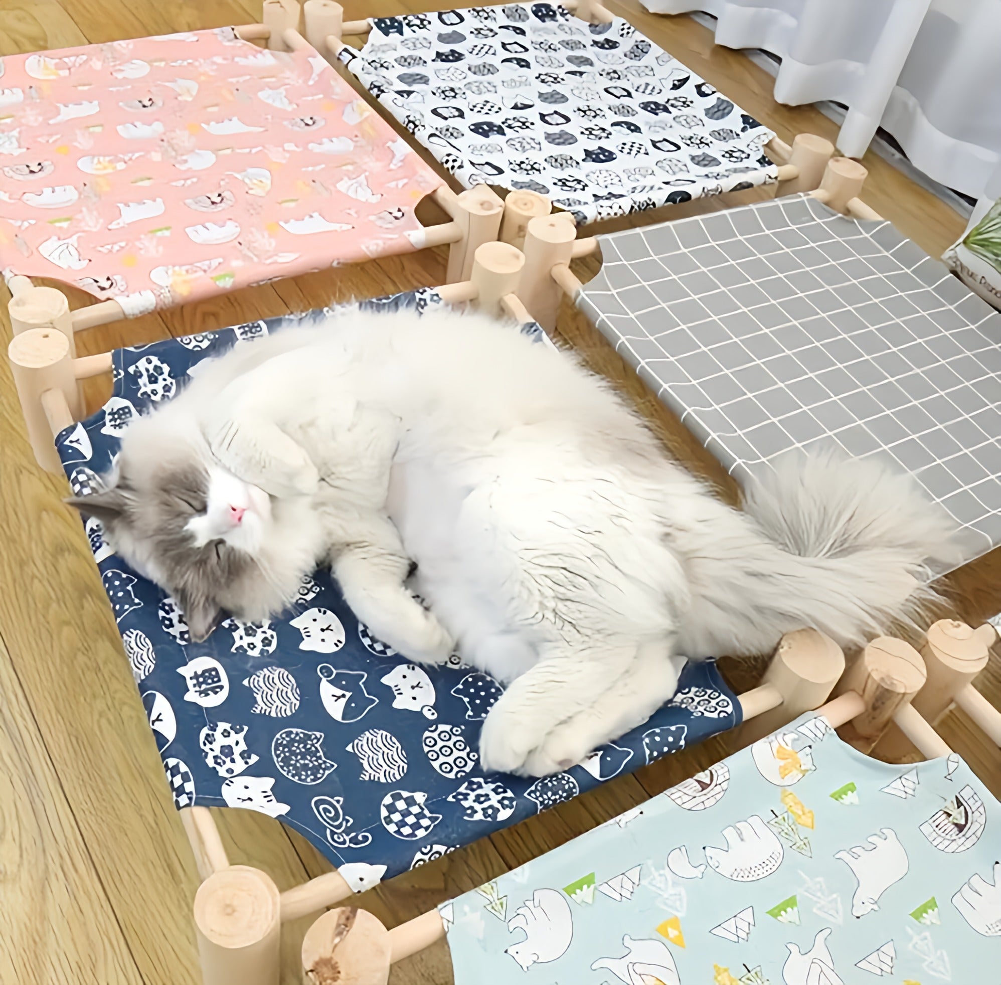 Summer Canvas Pet Bed