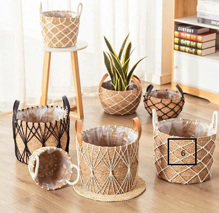 The Straw Basket